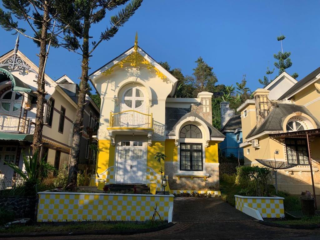 Villa Wubao Kota Bunga 3 Kamar Harga Budget Cinengangirang Exteriör bild