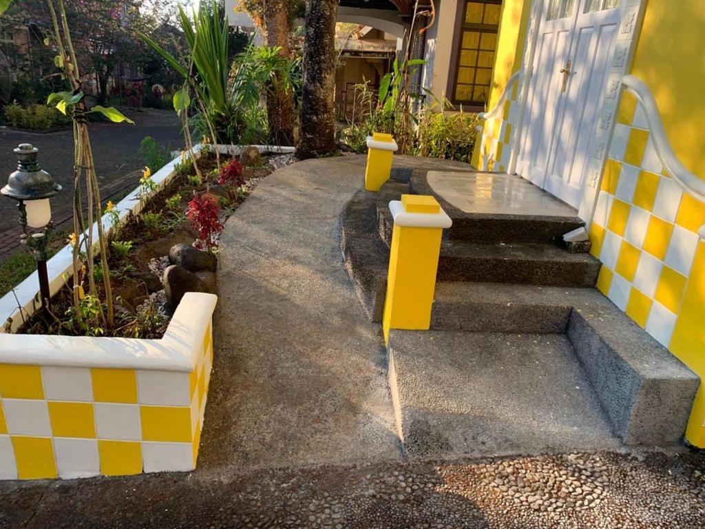 Villa Wubao Kota Bunga 3 Kamar Harga Budget Cinengangirang Exteriör bild